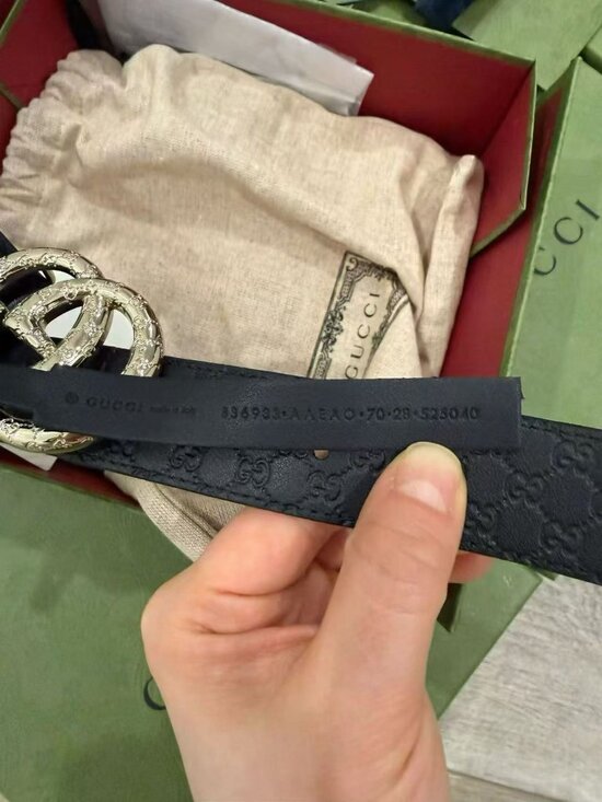 NWT Unisex Authentic Gucci Embossed Silver GG Calfskin Belt